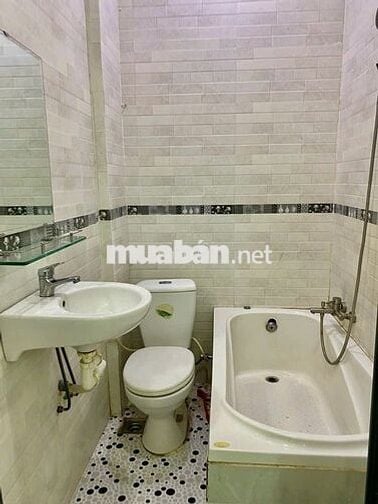 Bán nhà mặt tiền Nguyễn Chí Thanh diện tích rộng rãi