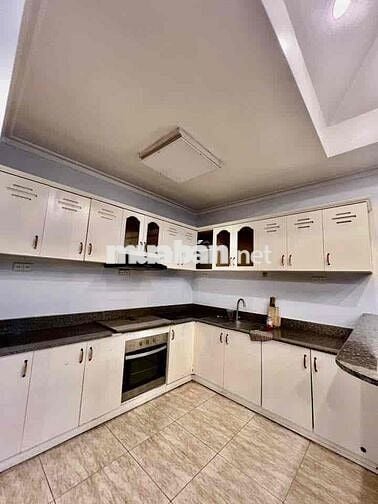 Nhà Chung Cư Tầng Trệt DT 100m2 Có Sân Sau 2Pn 2Wc Bảo Vệ Hồ Bơi Tenic