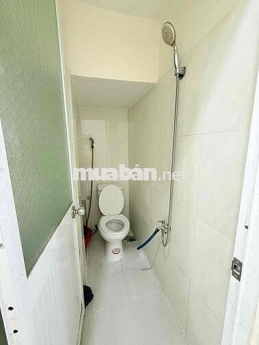 Nhà Sạch Sẻ DT 60m2 1Trệt 1Lầu 2Pn 2Wc Có Sẳn Máy Lạnh Gần Picitylank