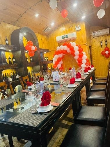 Nhà hàng Tân Phú cần 50 Lễ Tân và Phục Vụ nữ