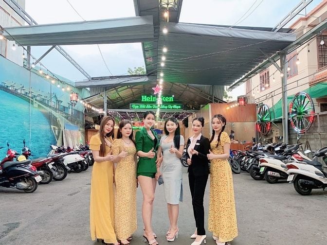 Nhà hàng Tân Phú cần 50 Lễ Tân và Phục Vụ nữ