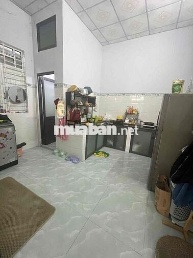 cho thuê nhà nguyên căn đường bê tông 5m nhà lầu suốt sạch sẽ ở liền