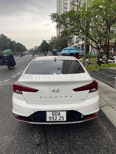 Hyundai Elantra 2021 2.0 AT - 62000 km