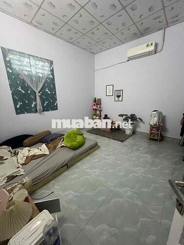 cho thuê nhà nguyên căn đường bê tông 5m nhà lầu suốt sạch sẽ ở liền