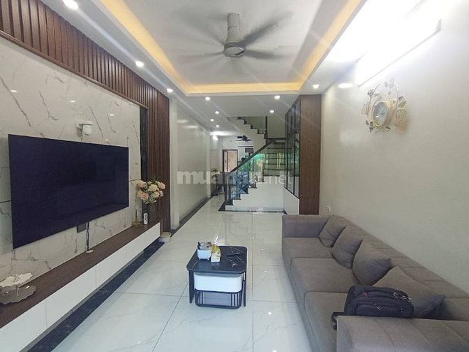 Anh Hải giảng viên trường Tài Chính bán nhà Đông Ngạc 50m2x5T, 10.5 tỷ