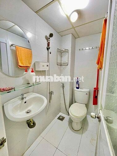 PASS PHÒNG Ở TRỆT - TRẦN HƯNG ĐẠO QUẬN 1 - FULL NỘI THẤT - WC RIÊNG