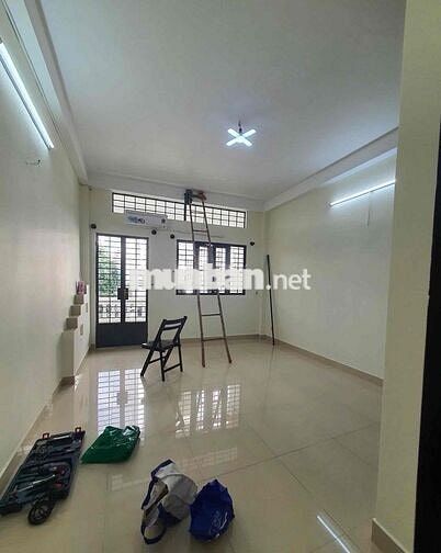 Nhà cho thuê - 4PN - 4*14m - hxt Trường Sa, p3 Tân Bình
