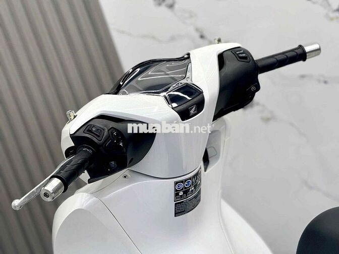 Sh 125 2022 bst 9chủ ký giấy zin nợ xấu trả 50% ạ