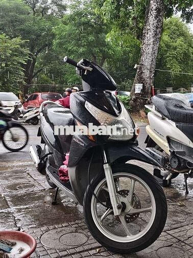 Bán xe click đang sử dụng