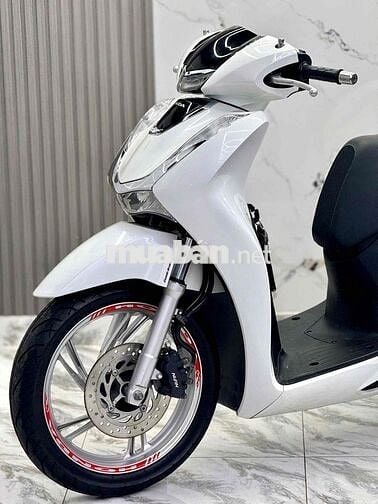 Sh 125 2022 bst 9chủ ký giấy zin nợ xấu trả 50% ạ