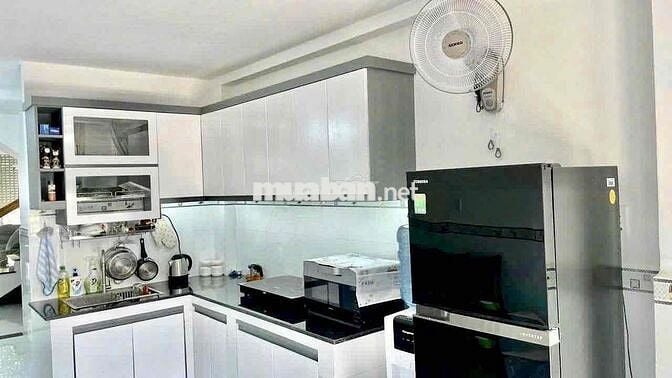 nhà 2 tầng full nội thất có 2 phòng ngủ 2wc, đường Lô Tư, BHH A