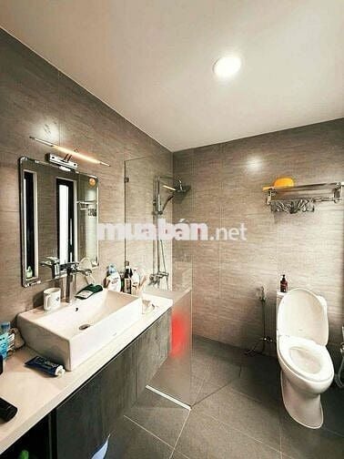 CHO THUÊ NHÀ HXH 5 TẦNG NHÀ MỚI KINH DOANH TỰ DO