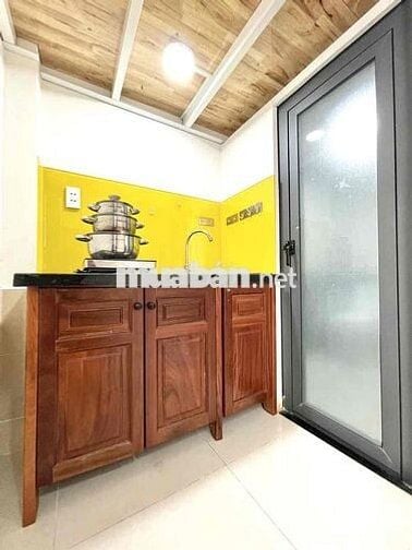 Phòng Gác Lửng Thoáng Mát Ngay Nguyễn Thái Bình