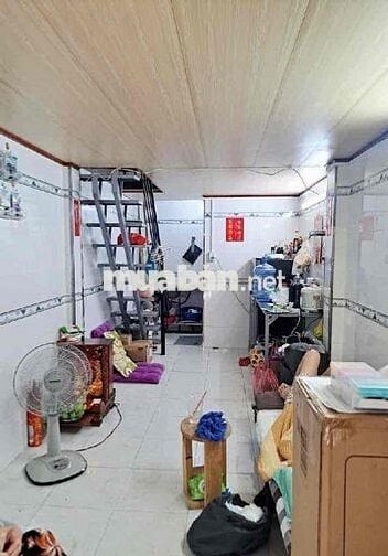 Bán nhà nhỏ Quận 11, Chủ ở lâu đời bán về quê