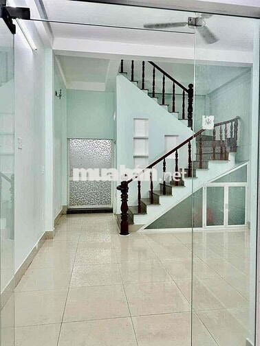 GẦN TRUNG TÂM Y TẾ PHƯỜNG LINH TÂY NHÀ 2 PN 2WC HẺM Ô TÔ LÀM VPCTY +