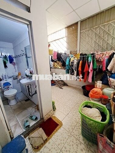Nhà 3 tầng, 3Pn đường 7m . Tân kỳ tân quý. Kế bên aeon.