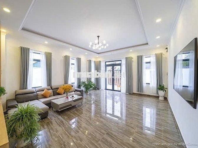 Villa sang trọng mặt tiền đường An Sơn  P.4, Đà Lạt. Diện tích 212m²