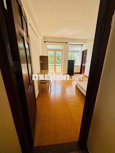 Cho Thuê Phòng Sát Sân Bay Nội Thất đầy đủ, có thang máy