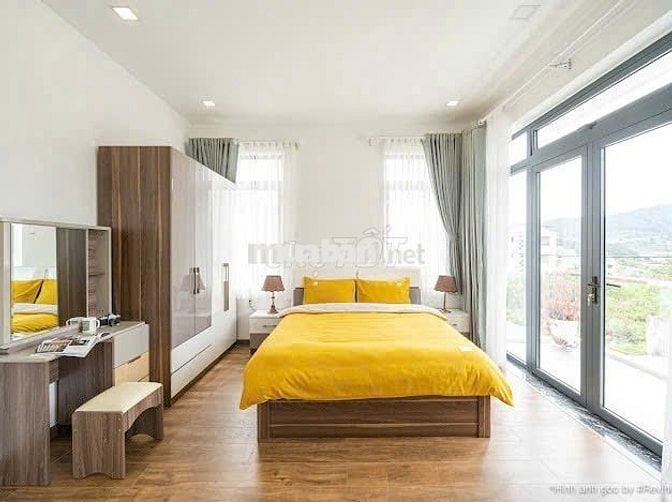 Villa sang trọng mặt tiền đường An Sơn  P.4, Đà Lạt. Diện tích 212m²