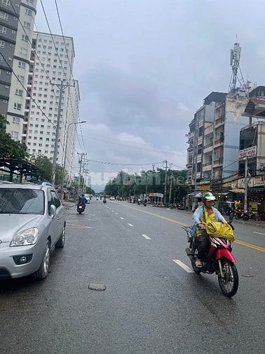 CHO THUÊ NHÀ MẶT TIỀN NGAY NGÃ TƯ TẠ QUANG BỮU CAO LỖ 2CĂN ĐÔI 8x20