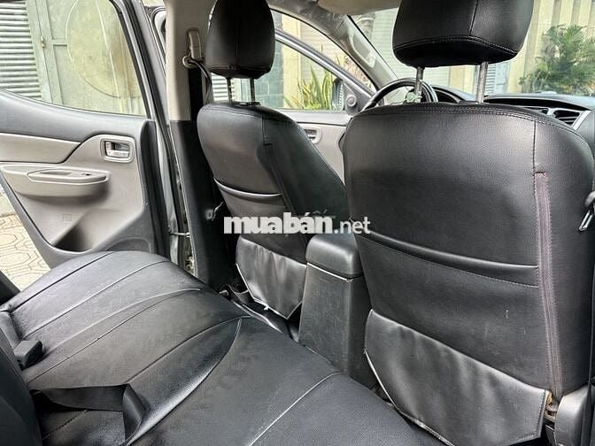 Bán Mitsubishi Triton 2018 tự động 1 cầu màu bạc