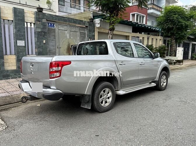 Bán Mitsubishi Triton 2018 tự động 1 cầu màu bạc