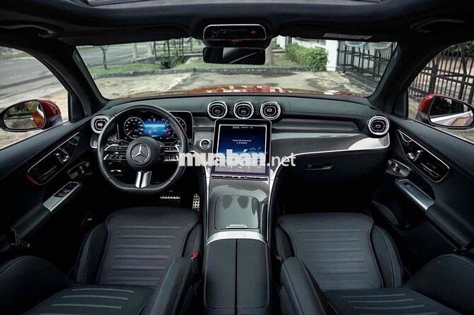 GLC300 4Matic All New - 9000 km - 2tỷ2 là LẤY