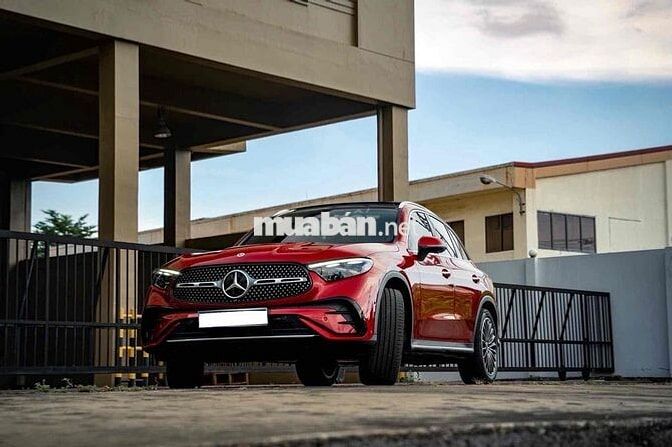 GLC300 4Matic All New - 9000 km - 2tỷ2 là LẤY