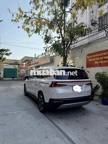 HYUNDAI Custin 2024 2.0 (Đăng ký tháng 10 2024)