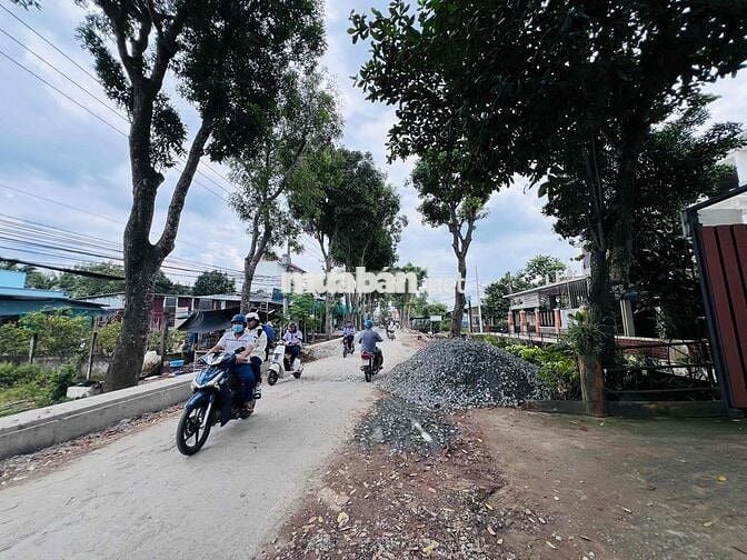 vài nền mặt tiền TRẦN VĂN HIỂN thổ cư đường đang nâng cấp