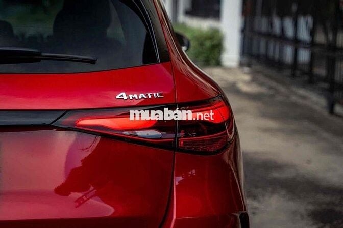 GLC300 4Matic All New - 9000 km - 2tỷ2 là LẤY