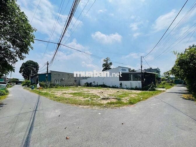 CẦN BÁN LÔ ĐẤT GÓC 2 MẶT TIỀN ĐƯỜNG NHỰA 200M2 GIÁ 680 TRIỆU, SỔ RIÊNG