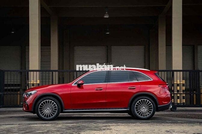 GLC300 4Matic All New - 9000 km - 2tỷ2 là LẤY