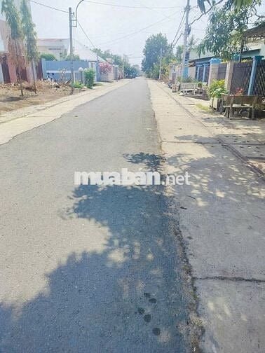 Bán đất Nguyễn Văn Khạ, TT Củ Chi . DT 200m2 sổ hồng riêng, Giá 1 tỷ 5