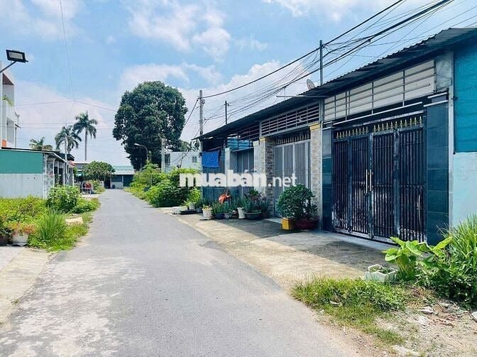CẦN BÁN LÔ ĐẤT GÓC 2 MẶT TIỀN ĐƯỜNG NHỰA 200M2 GIÁ 680 TRIỆU, SỔ RIÊNG