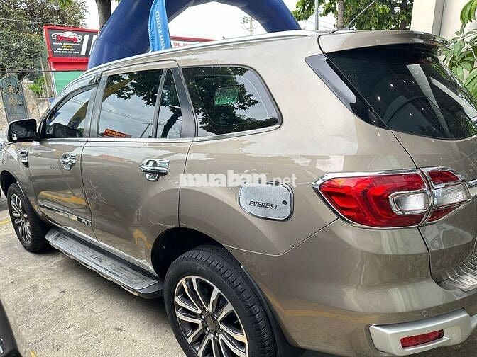 Ford Everest Titanium 2020 bảo hành 2026 vay 75%