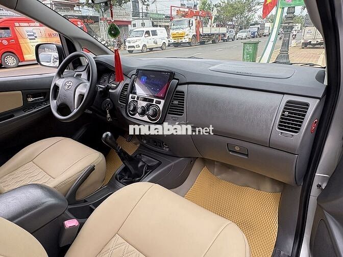 Toyota Innova 2014 2.0E - 132000 km