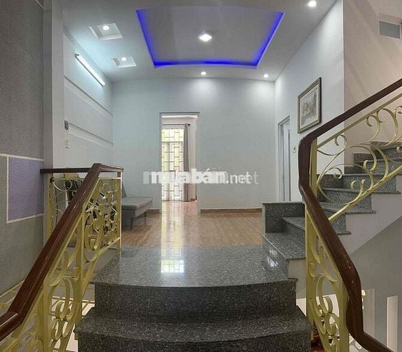 bán nhà 3 tầng mt đường 7m5 hoà minh