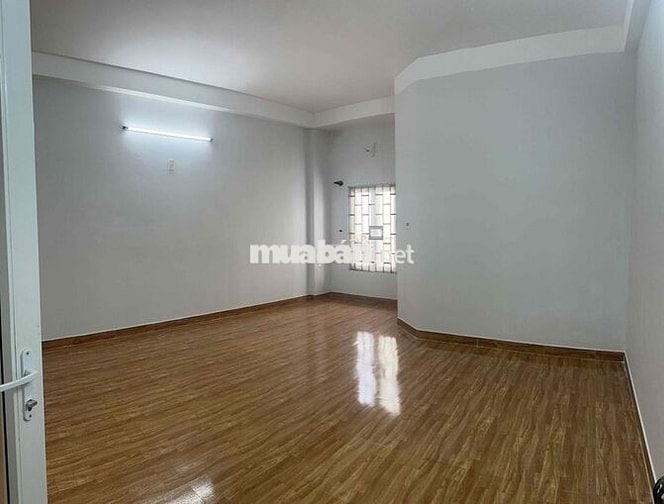 bán nhà 3 tầng mt đường 7m5 hoà minh