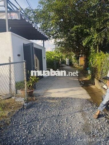 Theo chồng về SG nên bán đất 300m2 ba mẹ cho