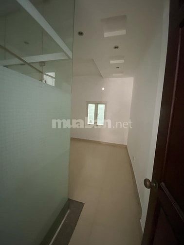 Phòng trọ hẻm lớn Lê Văn Sỹ, Tân Bình