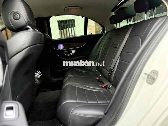 Mercedes Benz C200 up C300 model 2019