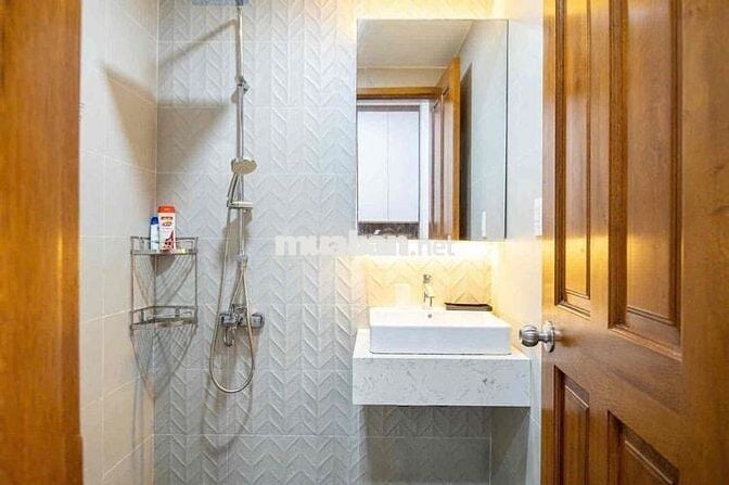 Ở ngay căn 2PN.1WC view thoáng có ban công full NT Botanica Premier