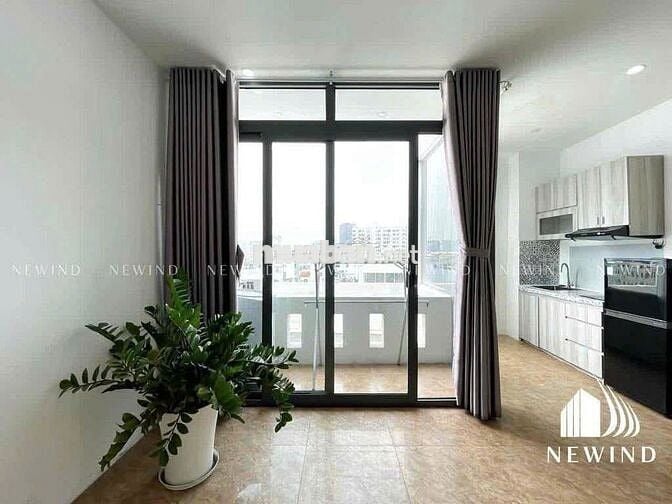 Cho thuê  CHDV 30m2 full nội thất bancol ngay mặt tiền Nguyễn Thị Thập