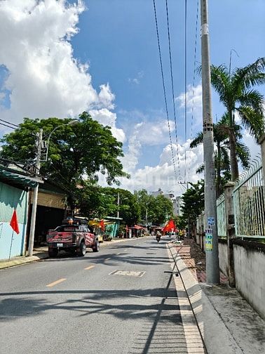 Bán Biệt Thự Mặt Tiền Đường 20m D4, P.Tân Chánh Hiệp, Q12, 20mx27m