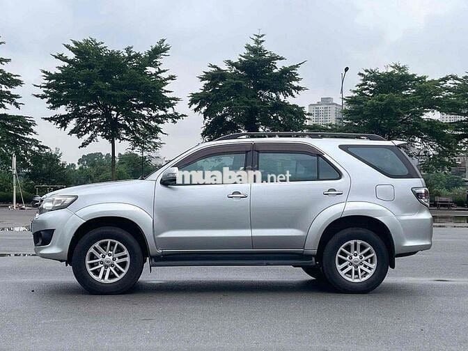 Toyota Fortuner 2014 2.7V 4x4 - 120000 km