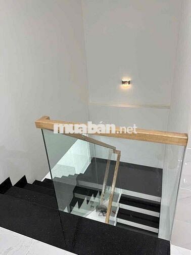 Nhà nguyên căn mới xây 4PN nằm giữa ĐH Tôn Đức Thắng, RMIT, ĐH Mở