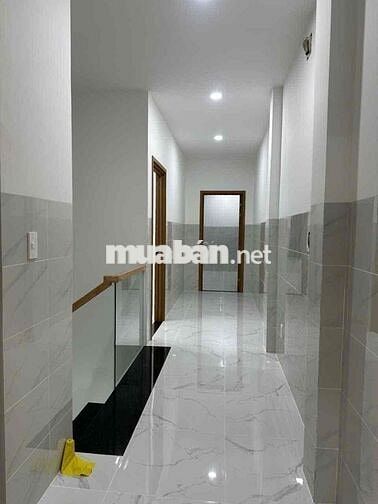 Nhà nguyên căn mới xây 4PN nằm giữa ĐH Tôn Đức Thắng, RMIT, ĐH Mở