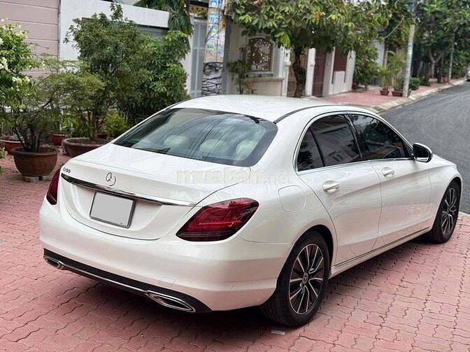 Mercedes Benz C200 FL model 2020
