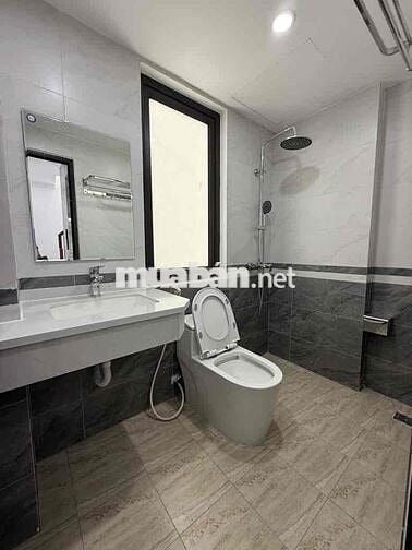 NHÀ MỚI 5m RA PHỐ THANG MÁY NHẬP KHẨU NGÕ THÔNG XUNG QUANH TRƯỜNG CHỢ